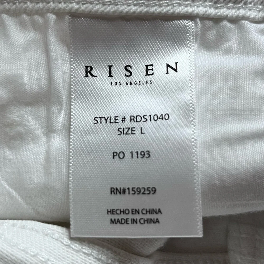 Risen High Waist White Distressed Women Shorts, Size Large - Picture 7 of 9
